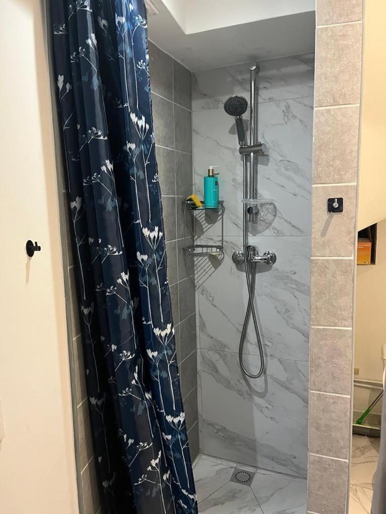 Appartamento Charmant Studio Dans Maison Sarcelles Esterno foto